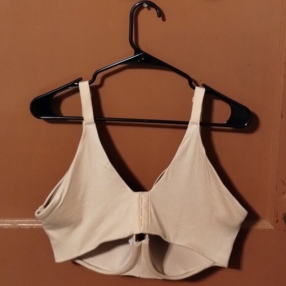 LOT OF 2 40G CACIQUE BACK SMOOTHING LIGHTLY LINED BRAS- BEIGE AND BLACK - Picture 4 of 4